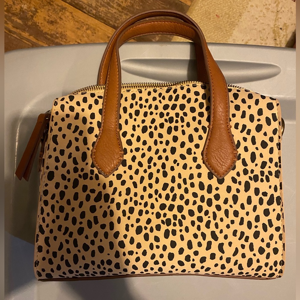 NWT Universal Thread Purse
